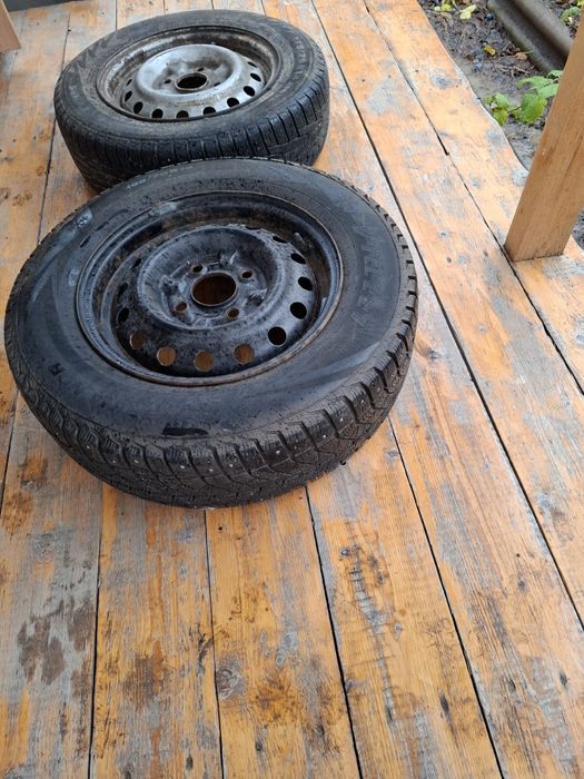 Продам Шины с дисками на Nissan R14