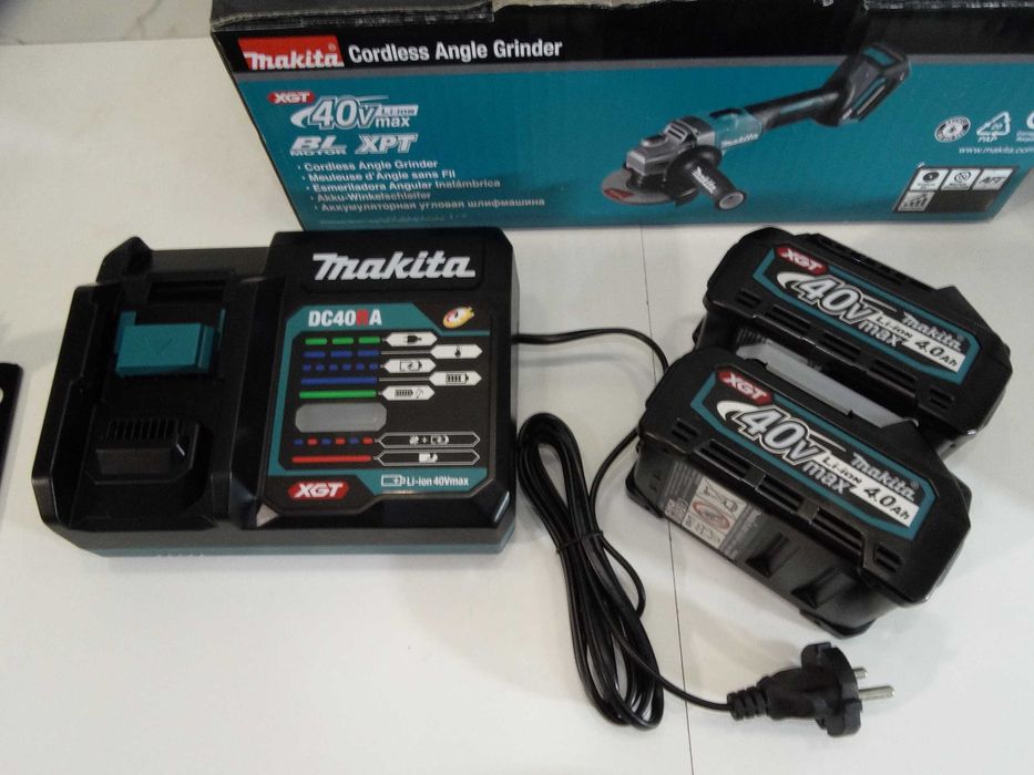 Makita GA 008 / XGT / 40 V / 2 x 4.0 Ah - Акумулаторен ъглошлайф