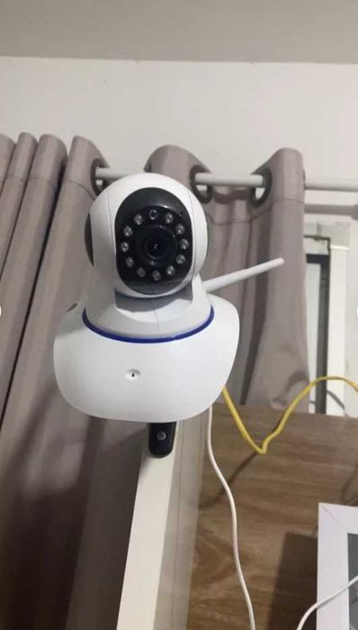 IP камера за наблюдение от мобилния телефон и високоговорител