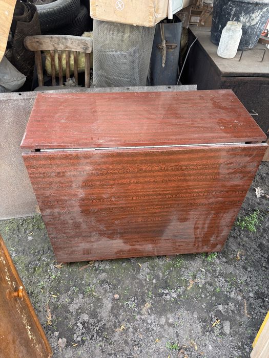 Стол книжка в хорошем состояние