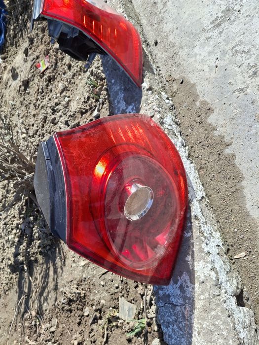 Disponibil stopuri golf 5 .