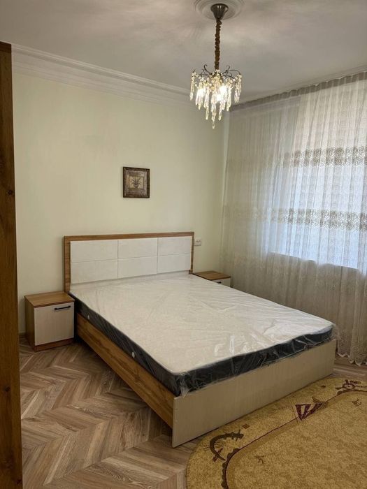 Яккасарайский район — Kosmonavtlar Metro Station