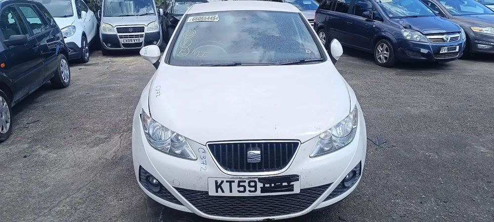 Dezmembrari / Dezmembrez  Seat Ibiza 5 (6J5) 1.6 Benz BTS cutie viteze manuala cod culoare LB9A