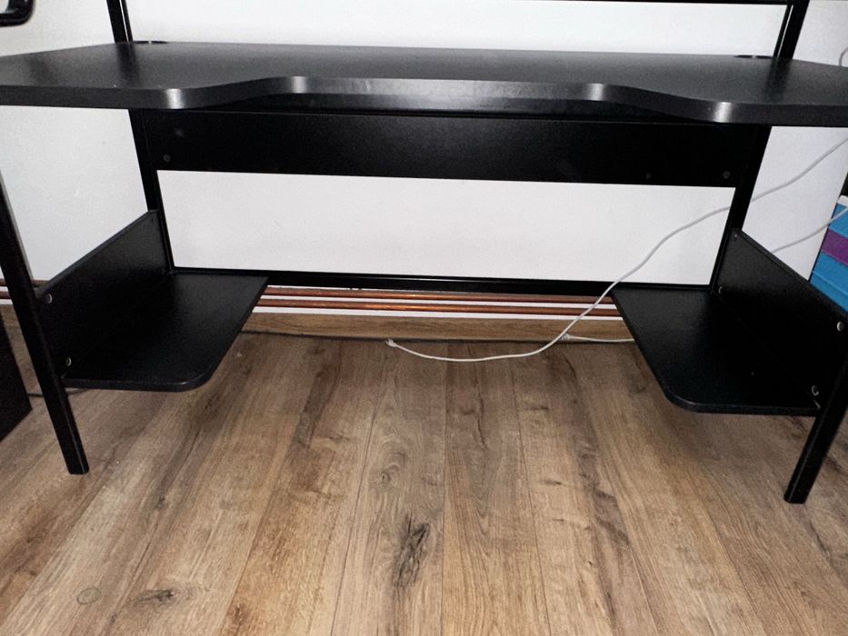Birou gaming Ikea FREDDE