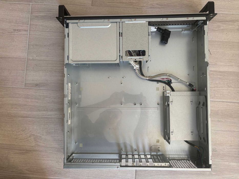 Carcasa Server Rack 2U Chenbro RM24200-L