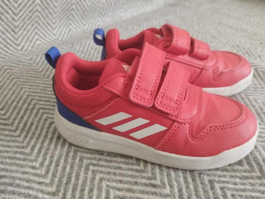 Adidas кожени маратонки номер 25