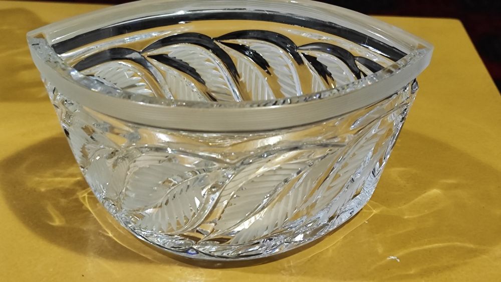 Вазы хрустальные