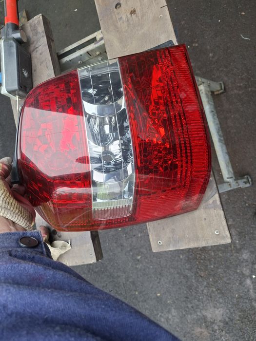 Задний фонарь Toyota Highlander оригинал