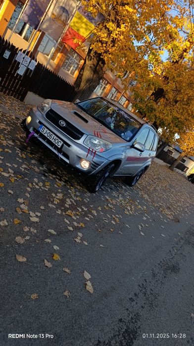 Vând Toyota RAV4 4