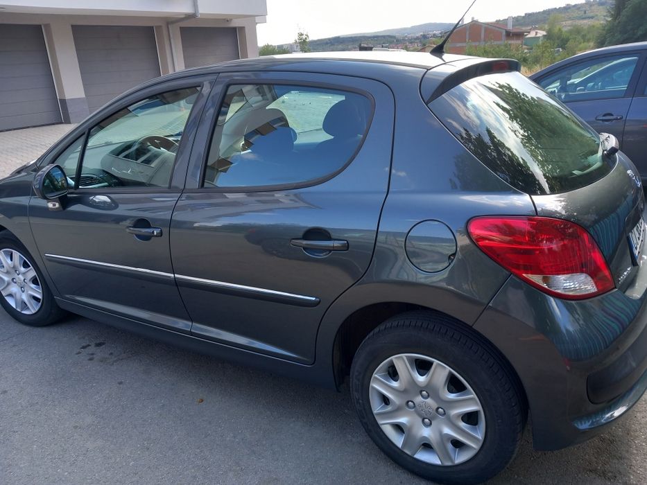 Peugeot 207,2013год на 83000км