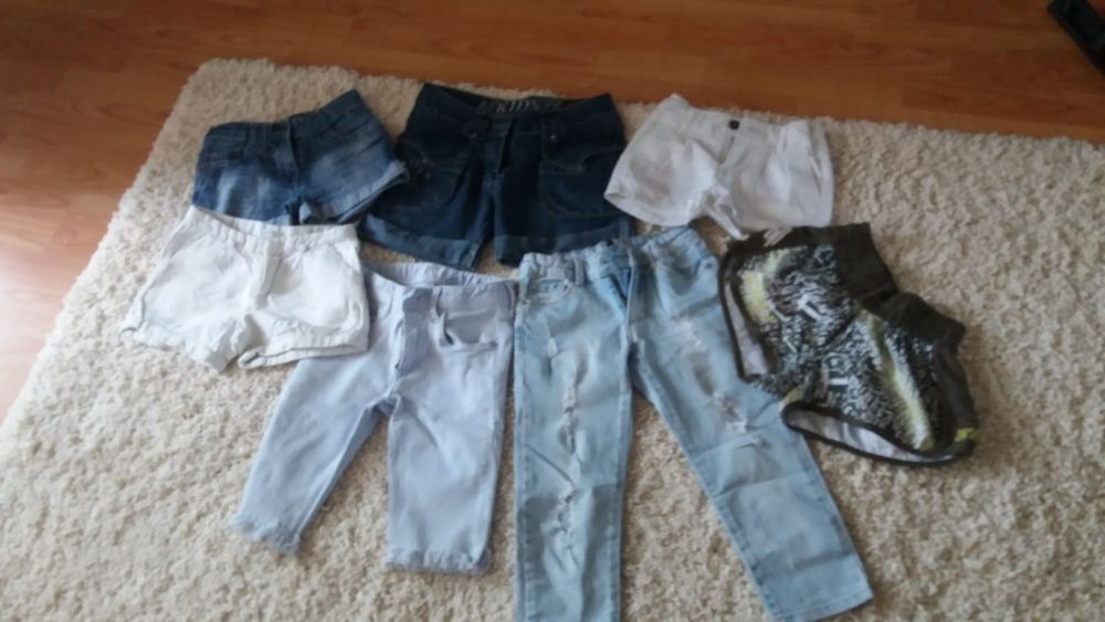 Pantaloni scurți pentru fetite.