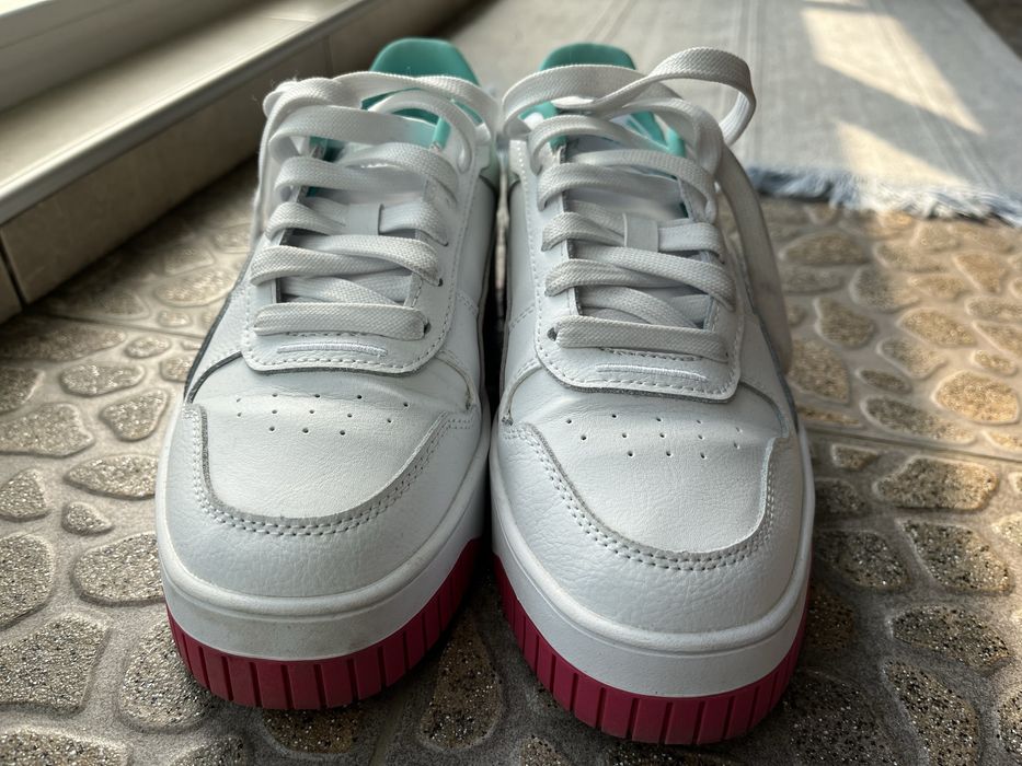 Продавам дамски маратонки Puma