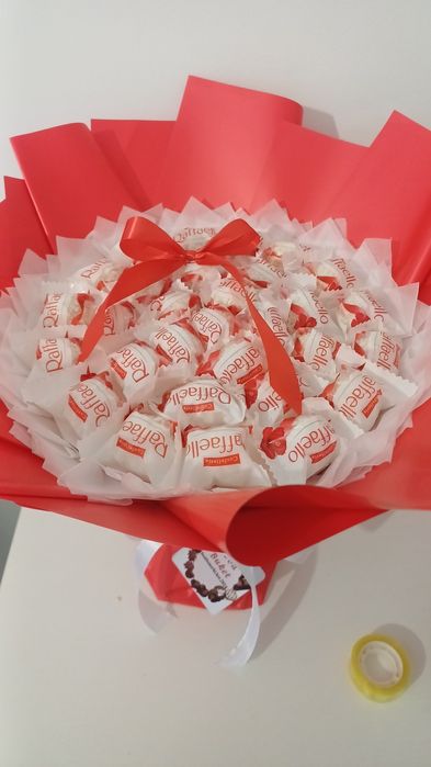 Букеты из рафаэлок