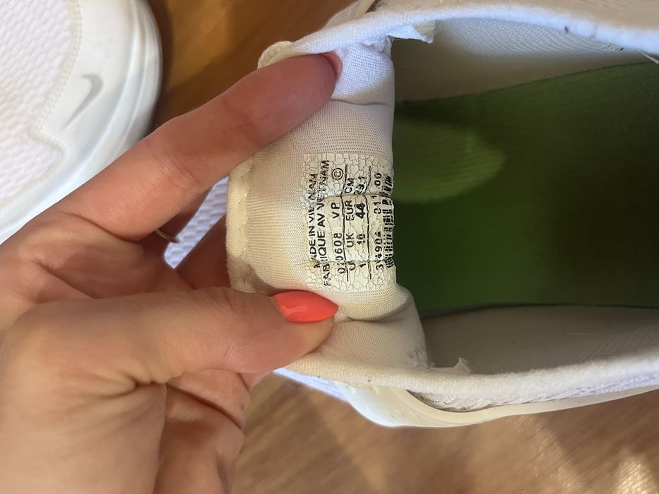 Маратонки Адидас, Найк