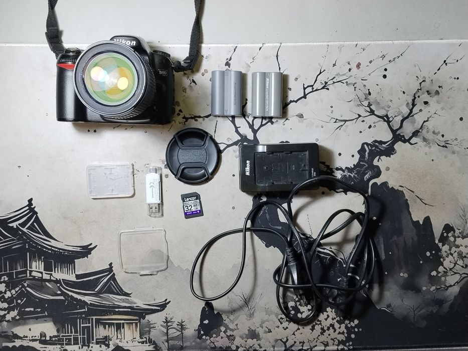 Продам Nikon D80 в очень хорошем состоянии