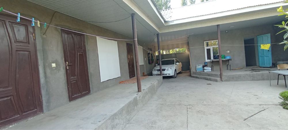 Uy sotiladi bostonliq tuman qoshqorgon mahallada obod 4a uy