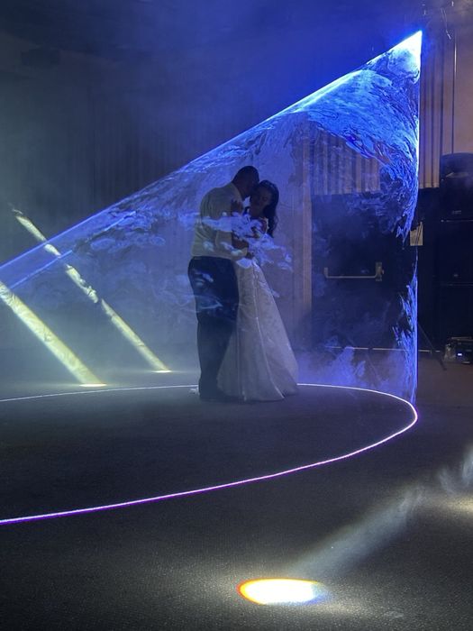 Лазер за първи сватбен танц