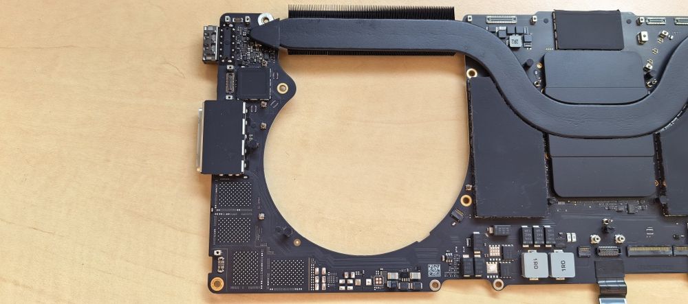 Placa de baza A2485 Macbook Pro 16" M1 Pro 2021_16GB DDR5_1TB SSD_NOUA / Nefolosita + montaj GRATUIT /// FARA CONTURI / FARA MDM__PERFECTA__