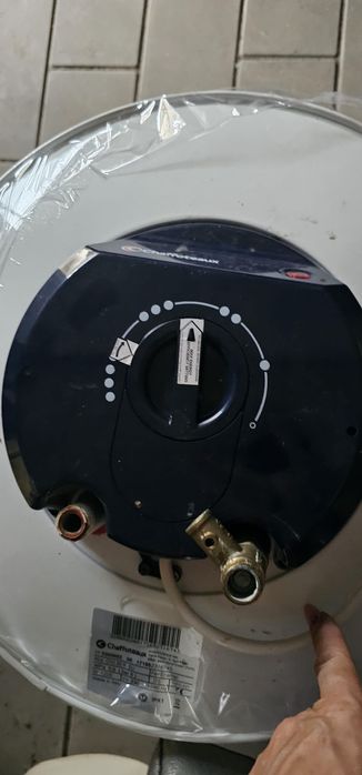 Vând boiler electric