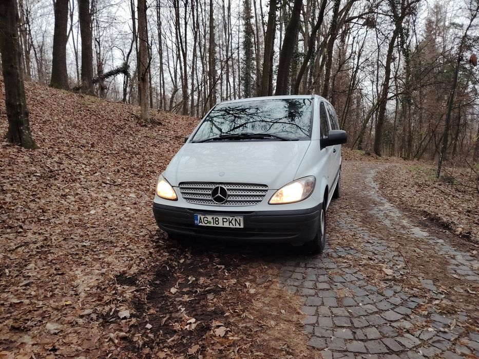 Vând vito 8+1  an 2010