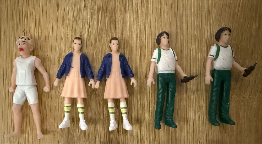 Разменям, продавам фигурки на Stranger things