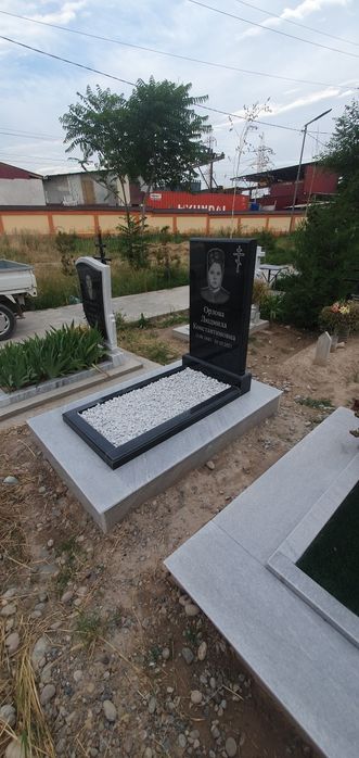 Памятники из гранита и мрамора