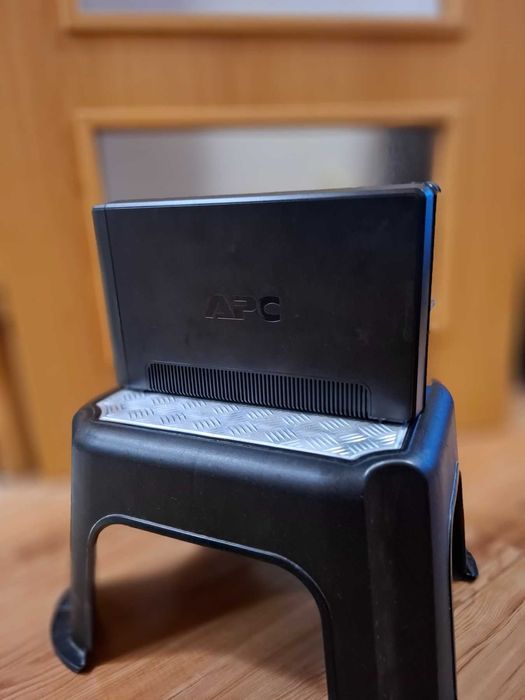UPS APC Back-UPS Pro 550