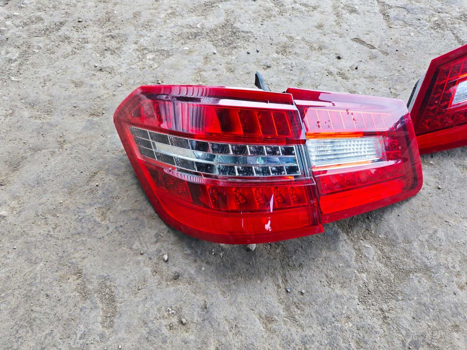 Комплект Стоп Mercedes W212 Комби Е класа Стопове с диоден мигач