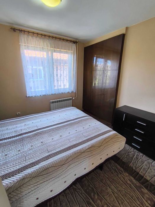 Продавам етаж от къща в гр. Перник кв. Ралица