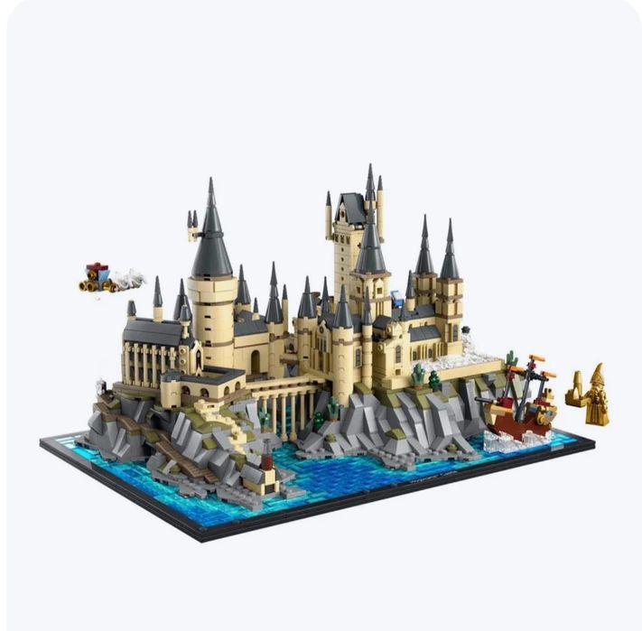 Конструктор LEGO Harry Potter Замок и территория Хогвартс, 2660 детале