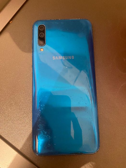 Продает А50 в хорошем состоянии.