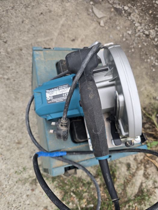 Circular makita HS7611