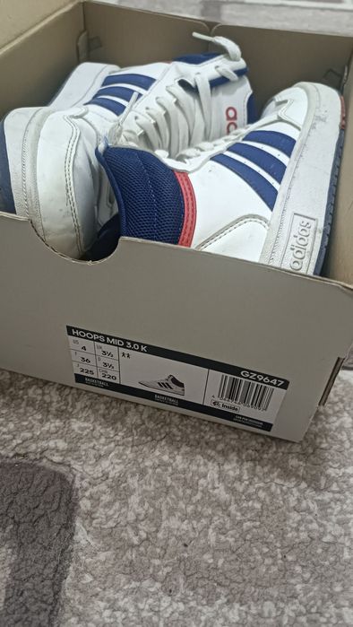 Оригинални кецове Adidas 36 н