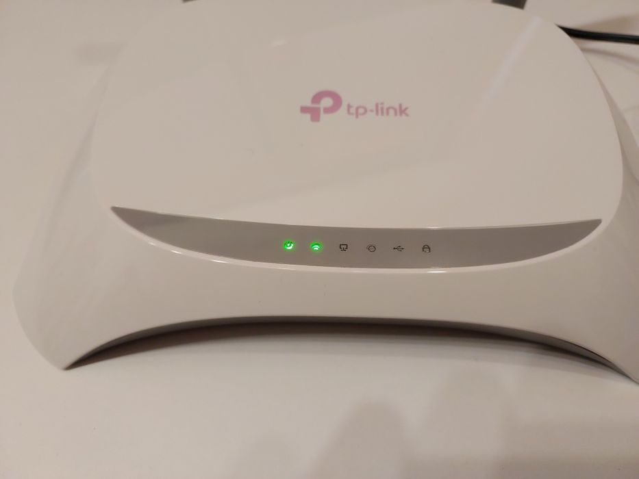 Router nou wireless Tp-Link 3G/4G. În cutie, adaptor, instrucțiuni.