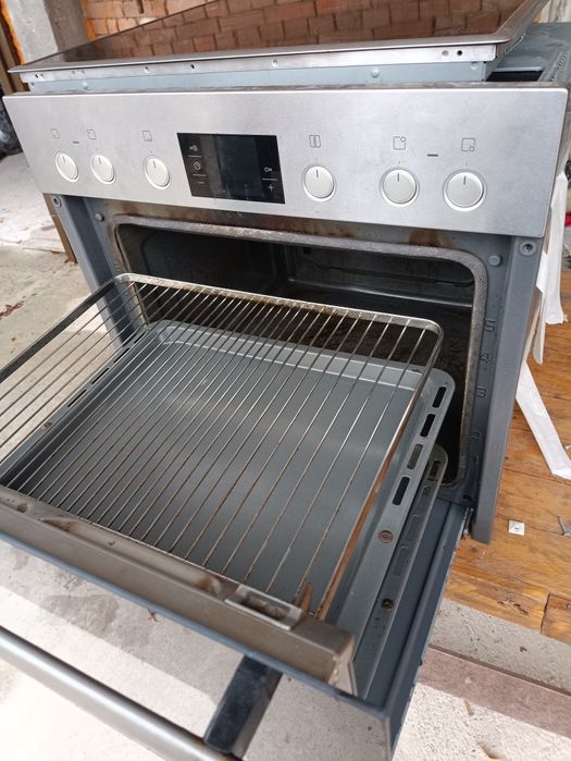 Комплект фурна BOSCH с керамичен плод