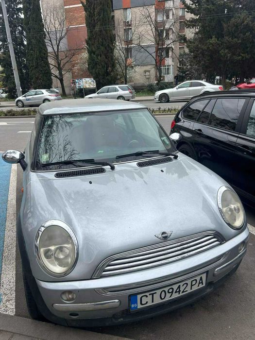 Продавам Mini Cooper 1.6
