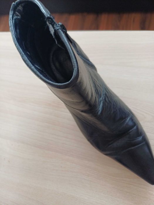 Botine piele , mar 35