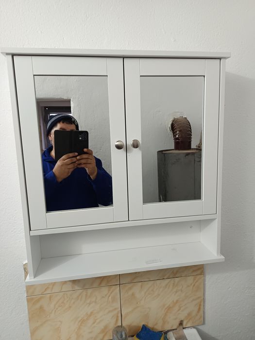 Dulăpior  baie.  Cumpărat nou și folosit 4 luni