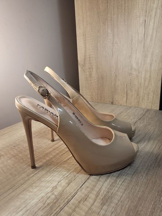 Продавам много удобни обувки