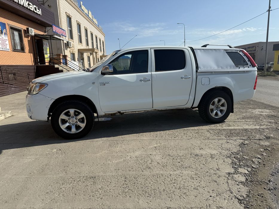 Продам хайлюкс 2006г