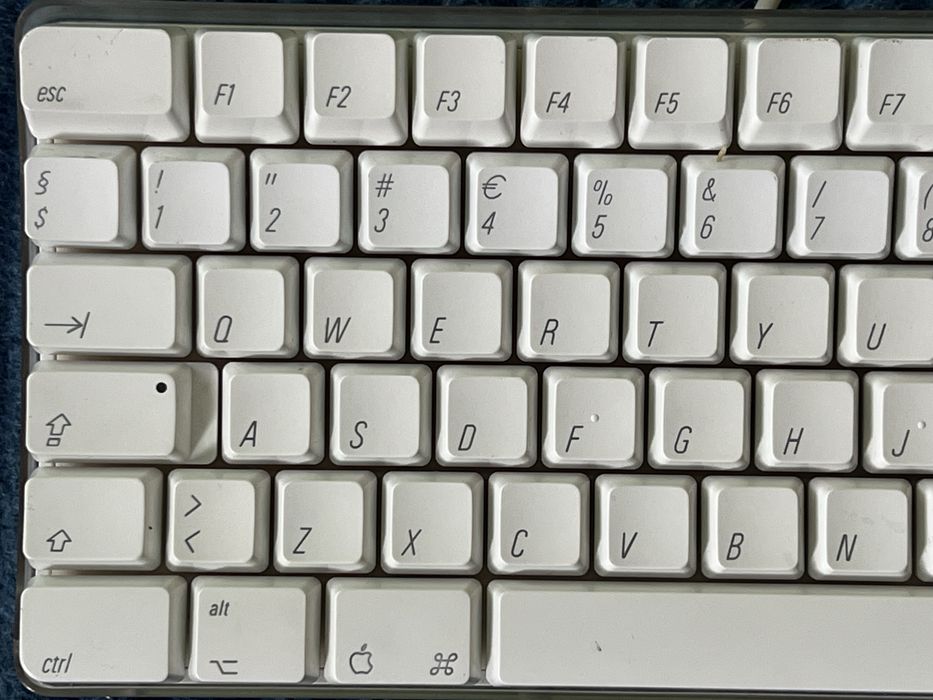 Apple Keyboard A1048