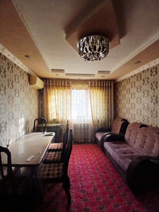 Продаётся 5 х комнатная квартира вторичка 2 квартиры в 1 этаже