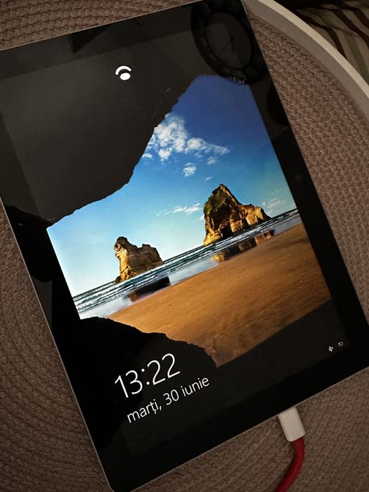 Microsoft Surface Go tableta