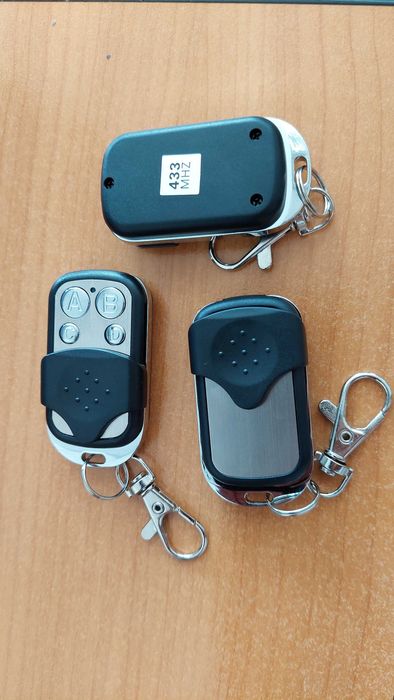 Копиращо универсално дистанционно за гараж гаражни врати и бариера 433