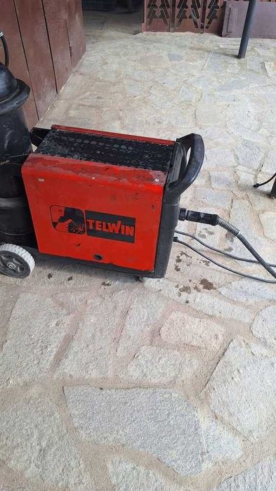 Телоподаващо              .