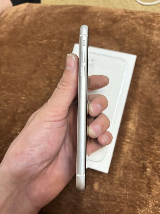 Продам айфон 11 на 64гб