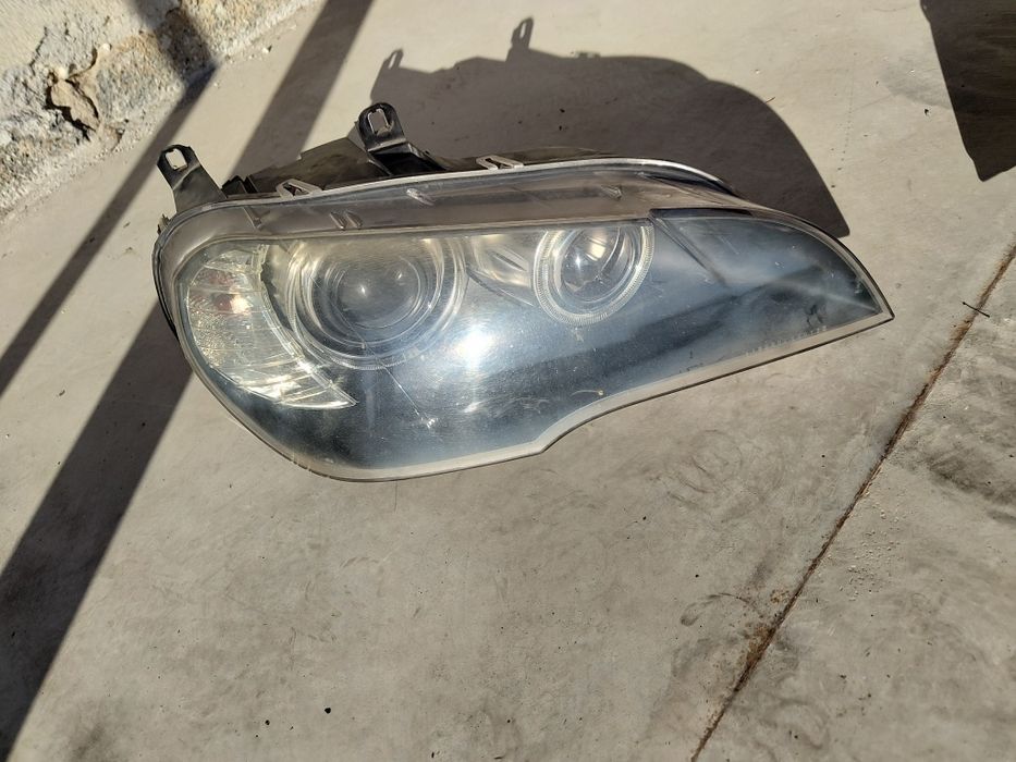 Комплект фарове за BMW e70 x5 биксенон.