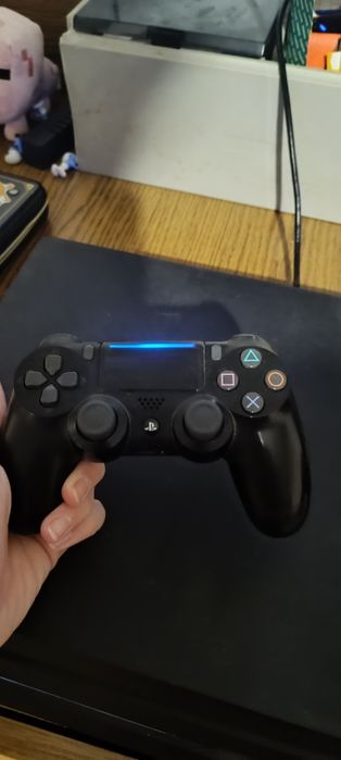PS4 pro 1tb , 1 controller