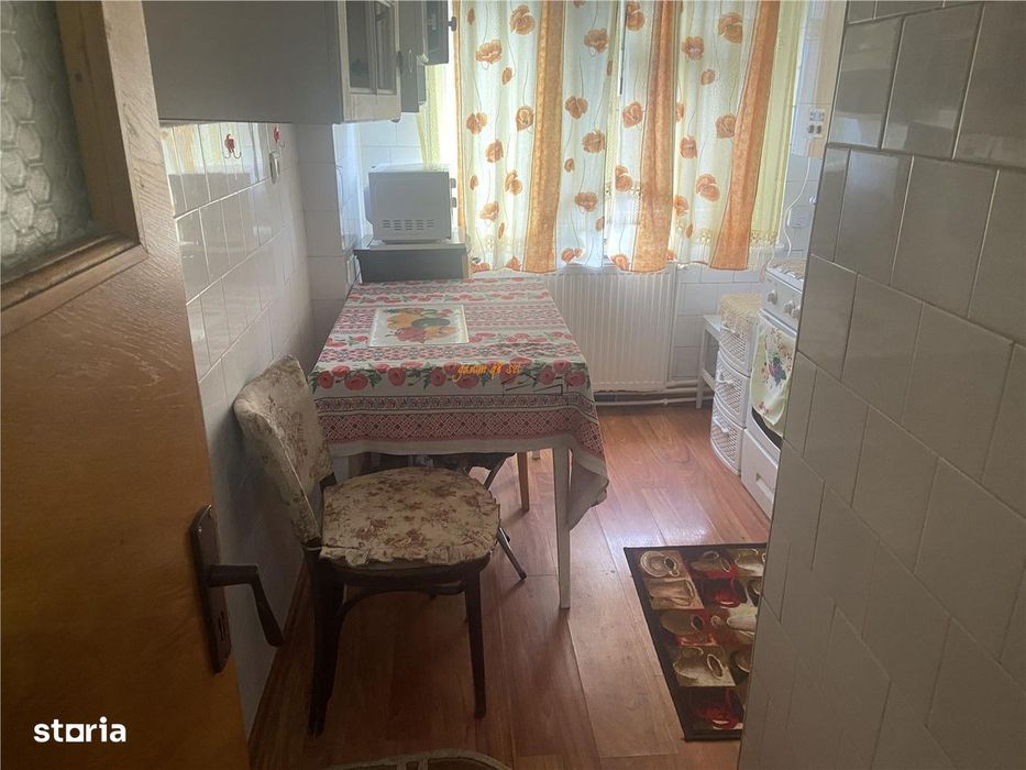Apartament 3 camere , zona Gara ,  58 mp ,et 3 din 4 , mobilat , centr