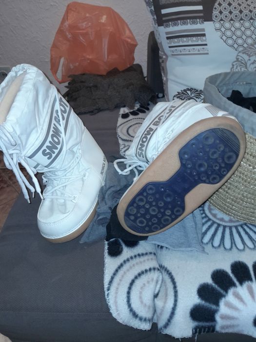 Продаю женские сапоги